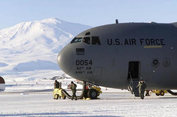C-17“環球霸王”III運輸機圖集（200圖）