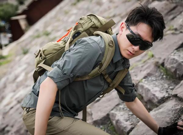 為什麼總感覺美國大兵在戰爭時候都愛戴著墨鏡打仗,耍酷的嗎? 為什麼總感覺美國大兵在戰爭時候都愛戴著墨鏡打仗,耍酷的嗎?