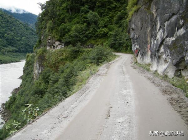 徒步西藏第63天：川藏線曾經最危險路段，通麥、排龍