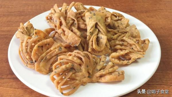 北方特色炸麻葉，教你3種花形，酥脆可口，越嚼越香，過年都愛吃