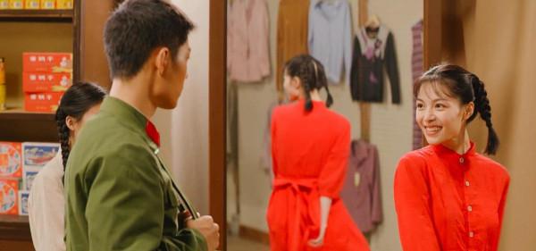 《王牌部隊》特殊的回憶殺：五分錢的冰棒，看不見的“敵人”