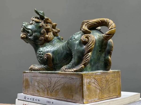 佛座，佛龕，案頭獅