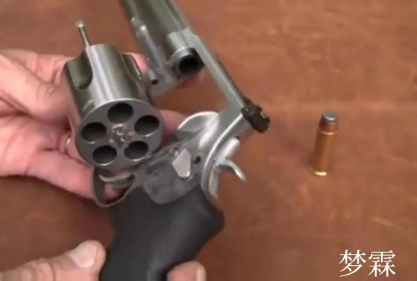 世界上威力最大的轉輪手槍“掌中炮”:美國M500左輪手槍