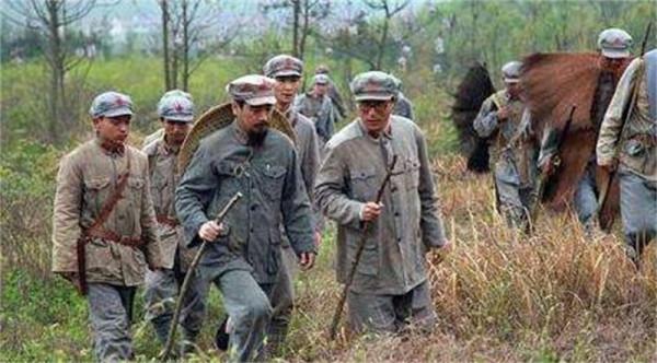 1938年得知老戰友被抓，李開文怒砸中央監獄，主席得知後：砸得好