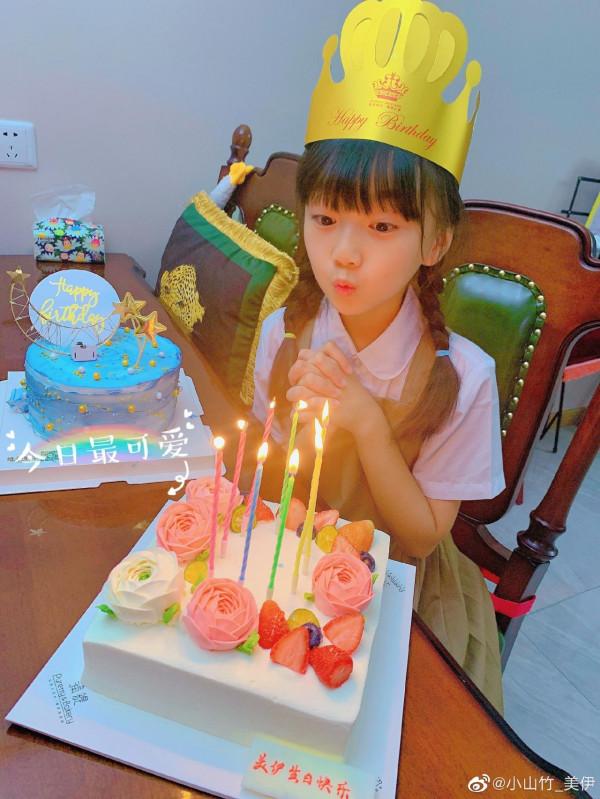 變美變淑女！《爸爸去哪兒》鄧倫的“女兒”小山竹，都9歲了