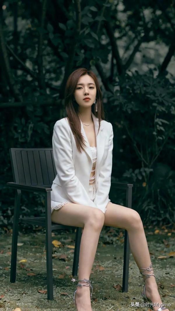 明星桌布：美女王曉晨，學戲曲的演電視也不錯喲