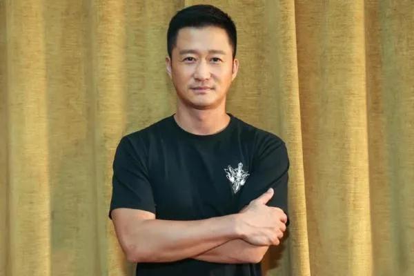 吳京身高多少?《戰狼2》一張獄照曝光了他真實身高 吳京身高多少?《戰狼2》一張獄照曝光了他真實身高