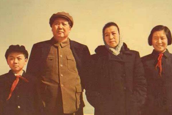 “紅都名醫”金茂嶽為江青接生，毛主席特別叮囑：不要特殊照顧她