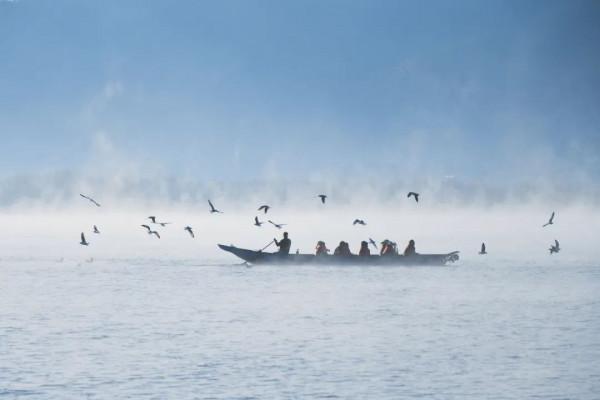 快來，瀘沽湖的冬日精靈，想和你交個朋友！