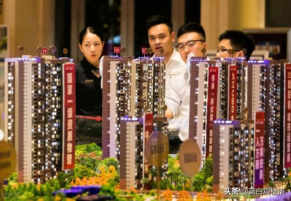 樓市下猛藥！銀行開年衝刺放貸，房企斷臂甩賣求生，降首付又來了