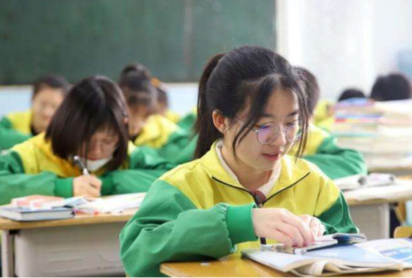 錄取分數不高的3所大學，有機會拿到鐵飯碗，2022屆考生可以參考