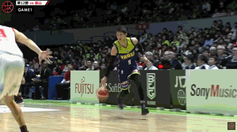 50歲才退役比詹姆斯持久！3個人8次犯規都攔不住，27年算個屁啊