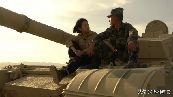 再見戰友!“最美坦克女兵”與99A重逢 再見戰友!“最美坦克女兵”與99A重逢