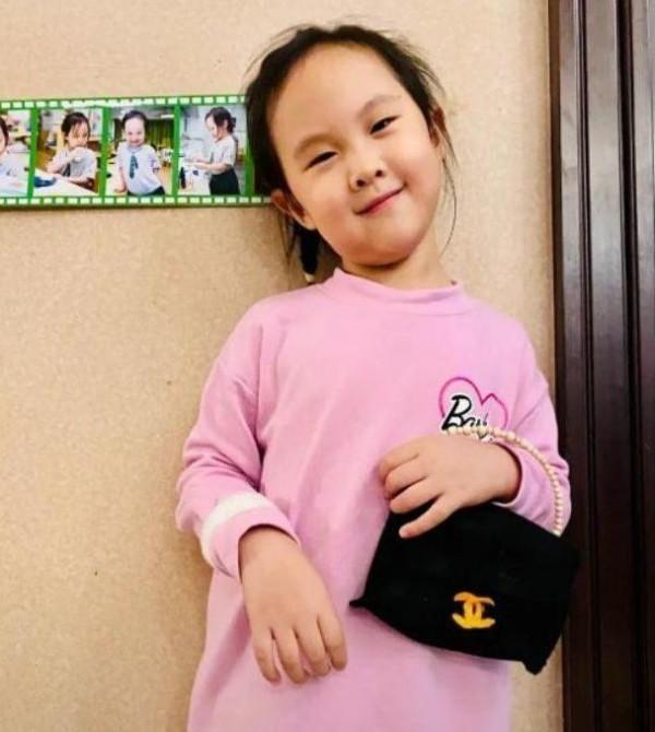 央視主持楊帆：暗戀張蕾8年，娶青梅竹馬妻子，女兒成漏風小棉襖