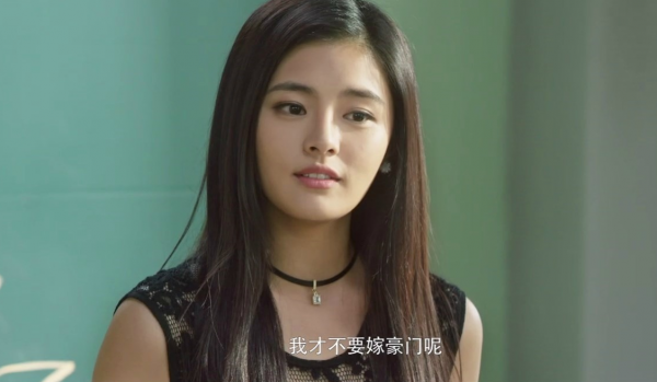 和郭富城傳過緋聞，演過《美人魚》，她還是陳鈺琪版《倚天》小昭