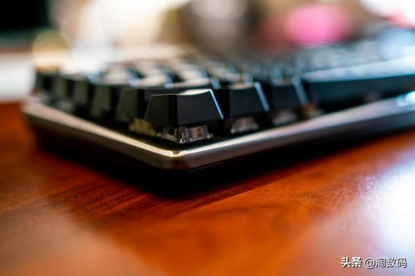 ¥99撿漏全鍵區RGB燈效+合金面板,國產廉價青軸機械鍵盤開箱曬單 ¥99撿漏全鍵區RGB燈效+合金面板,國產廉價青軸機械鍵盤開箱曬單