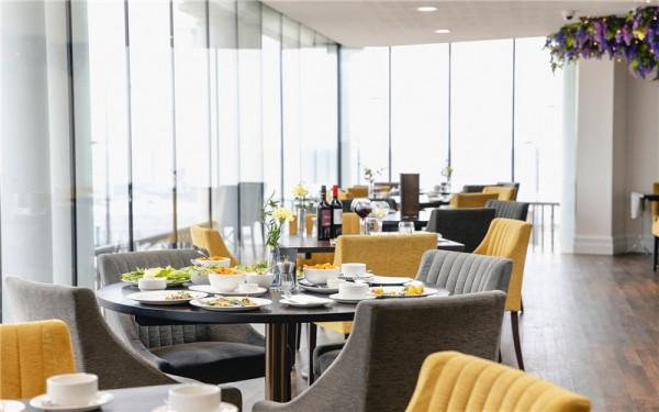 小縣城創業，10萬元投入，做哪些專案有可能年收入百萬以上？