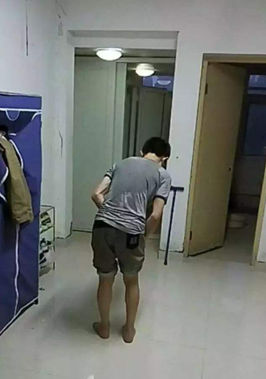 小夥得了怪病，醫生看不出病因，為自救考醫科大學後找到治療方法