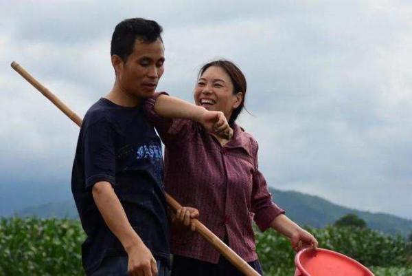 46歲浙江女人，丈夫車禍得了抑鬱症，她帶著老公跳舞，還登上央視