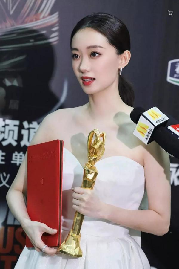 張小斐，時光不會怠慢執著而勇敢的每個人