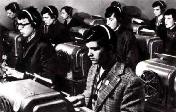 七年前獲贈禮物，七年後拆開才知道：美國大使被秘密監聽7年