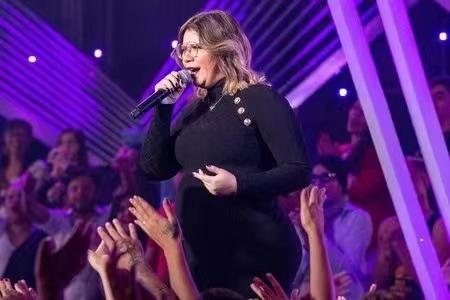 痛心！26歲巨星不幸墜機身亡，兒子不滿2歲