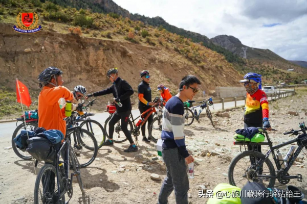 騎行川藏線也有平平無奇的風景，抵達“72拐”腳下--邦達鎮