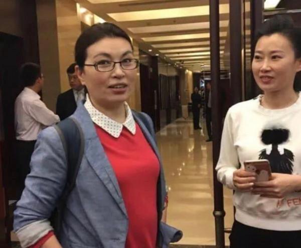 央視國臉李瑞英：《新聞聯播》開播前聽聞兒子墜樓，含淚堅守崗位