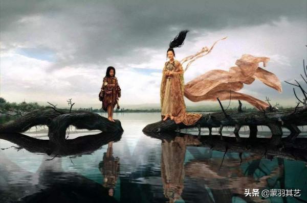 穿越劇的鼻祖，張藝謀看不上眼卻甘當主演，只為能和鞏俐在一起