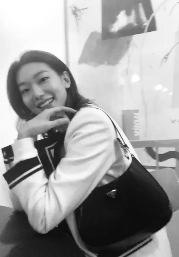 這個被嘲矮的超模火了!一臉硬傷,為啥還被Dior、Prada搶著寵? 這個被嘲矮的超模火了!一臉硬傷,為啥還被Dior、Prada搶著寵?