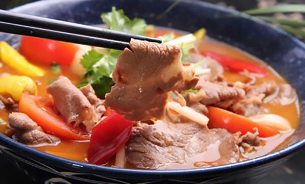 雲南大叔養牛13年,靠特色品種年入5000萬,帶領2萬多名村民致富 雲南大叔養牛13年,靠特色品種年入5000萬,帶領2萬多名村民致富