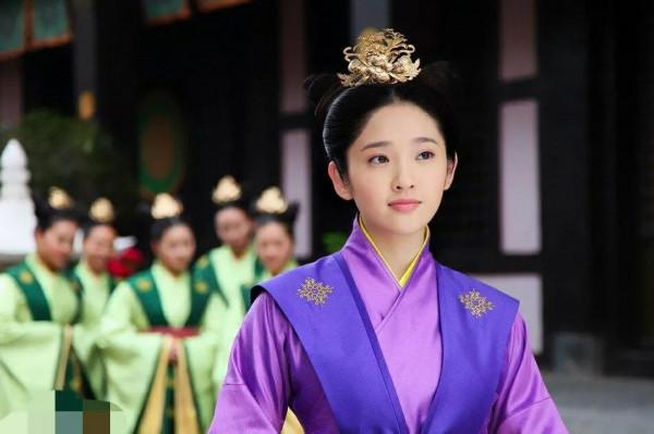 唐藝昕，著名演員