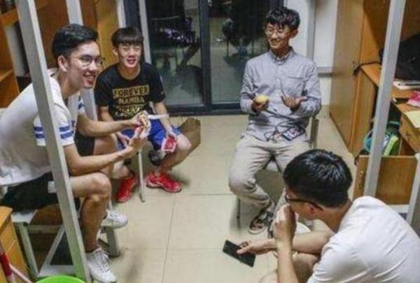 大學生入黨,決定權並不在輔導員手中,新生提前瞭解沒壞處 大學生入黨,決定權並不在輔導員手中,新生提前瞭解沒壞處