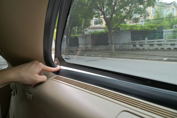 6缸6座的賓士R350L,輕鬆勝任多人出行 6缸6座的賓士R350L,輕鬆勝任多人出行