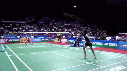 後場高遠永遠打不到位，趕緊檢查一下是不是側身不到位