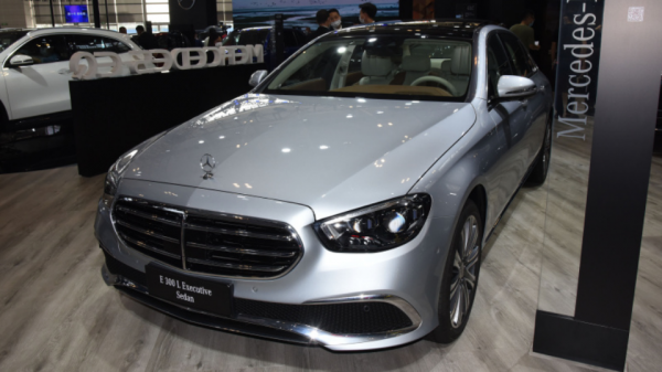 老款庫存清完,8千優惠也沒了,賓士E級為啥不愁賣? 老款庫存清完,8千優惠也沒了,賓士E級為啥不愁賣?