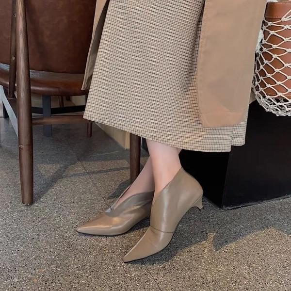 馬丁靴失寵了？這6雙鞋才是腿粗女孩的救星