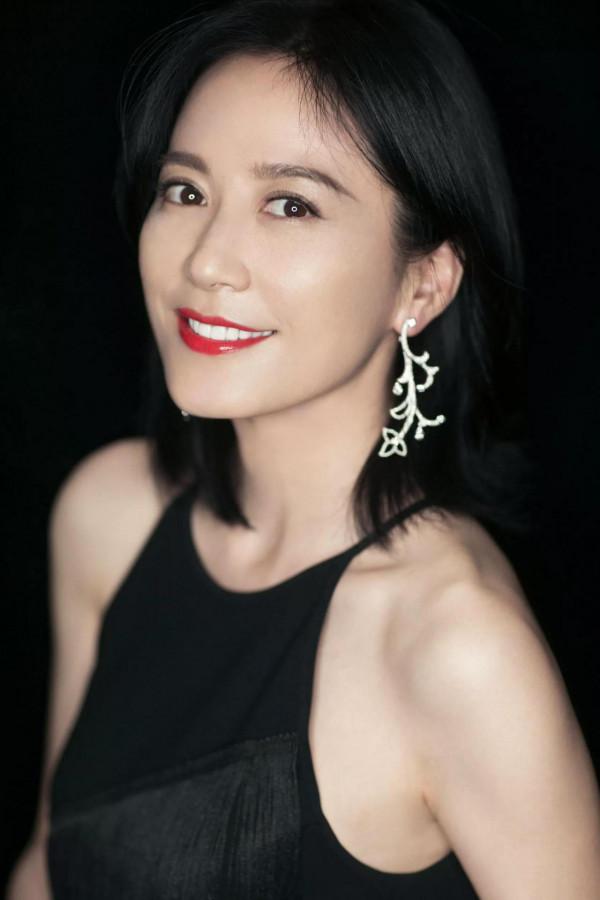 不老女神俞飛鴻絕美高畫質桌布:有一種美叫俞飛鴻 成熟優雅 魅力無限 不老女神俞飛鴻絕美高畫質桌布:有一種美叫俞飛鴻 成熟優雅 魅力無限