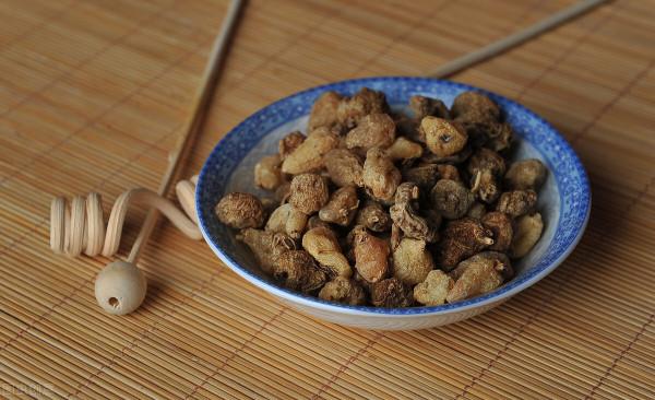 山慈菇，抗腫瘤，清熱解毒、消癰散結