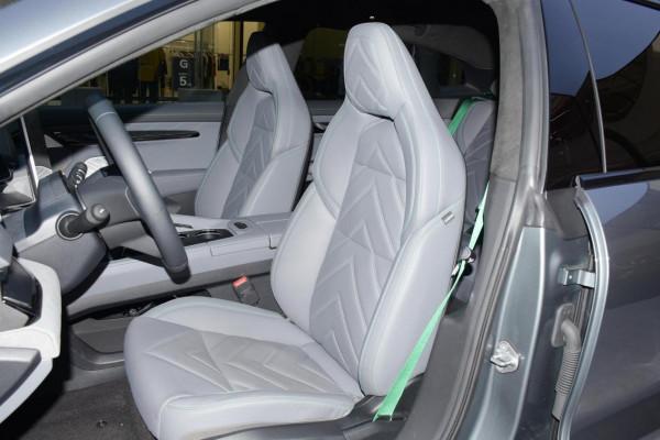 實拍極氪001，車長4970mm，純電續航最高712km，顏值媲美帕拉梅拉