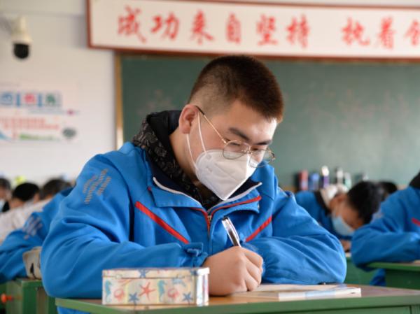 學生“偏科”哪一門最難補?學渣、學霸各執一詞,英語排不上第一 學生“偏科”哪一門最難補?學渣、學霸各執一詞,英語排不上第一