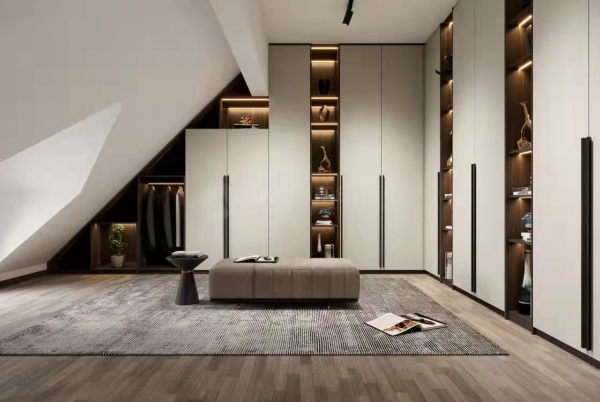 一門到頂衣櫃怎麼做才好看？看完這些細節再打櫃子，鄰居都來羨慕