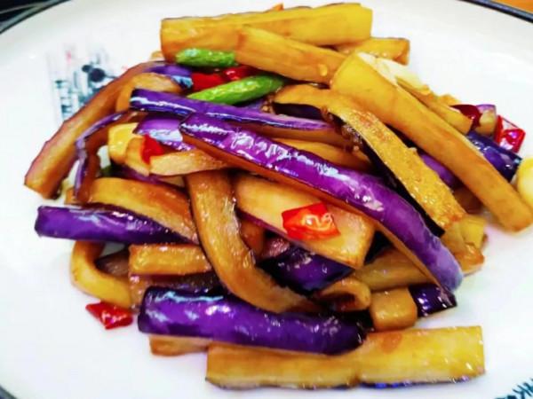 天冷了，女人不想用化妝品，記得吃7種食材，花青素含量高