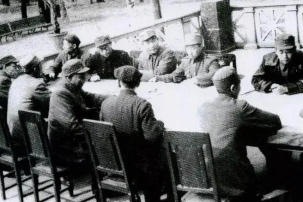 國軍少將李華連夜潛逃，陳毅下令將其妻子禮送出境，事後才知高明