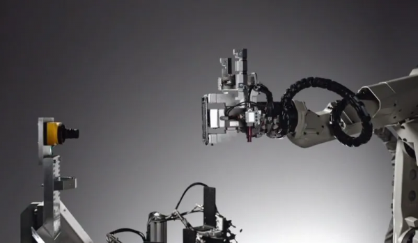 iPhone 13 用塑膠瓶做天線,蘋果瘋了嗎? iPhone 13 用塑膠瓶做天線,蘋果瘋了嗎?