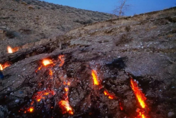 新疆大火持續燃燒129年，每年燒掉1&period;7億，如今撲滅成著名旅遊景點
