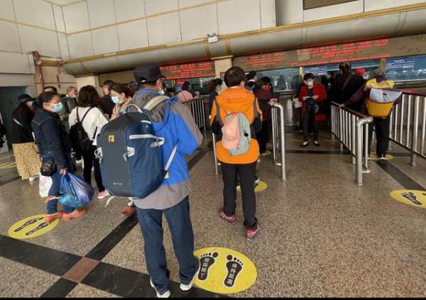 重慶遊不一樣玩法：乘綠皮火車逛廢棄古鎮，賞中國第二鐵路大橋