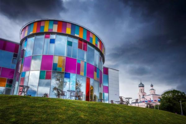 這湖太美了,我可以看一天 這湖太美了,我可以看一天