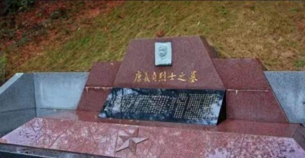 她吞下絕密檔案後遭敵人剖腹，臨危託孤，53年後丈夫和兒女又相聚