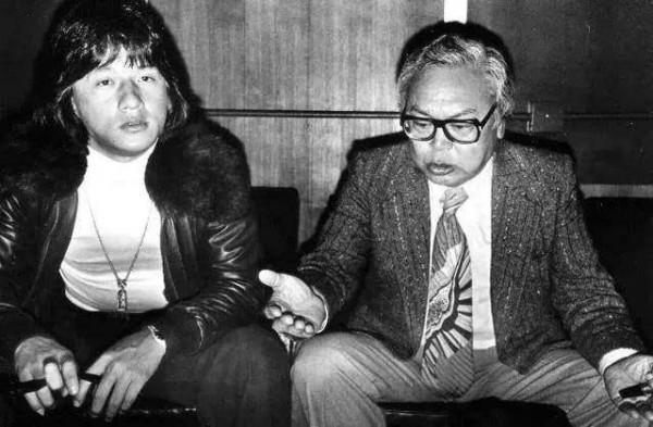 割完單眼皮就好事不斷的6位港星，成龍脫胎換骨，甄子丹迅速起飛